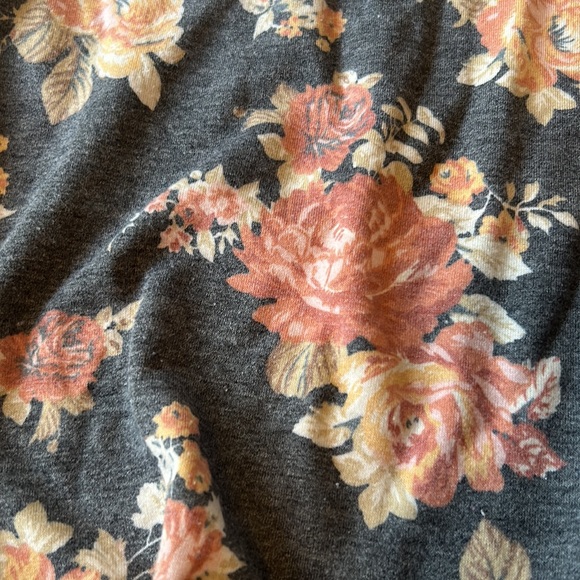 2x Warehouse One Long Sleeved Floral Top (ptp 25 - stretch to 28) - Picture 2 of 3
